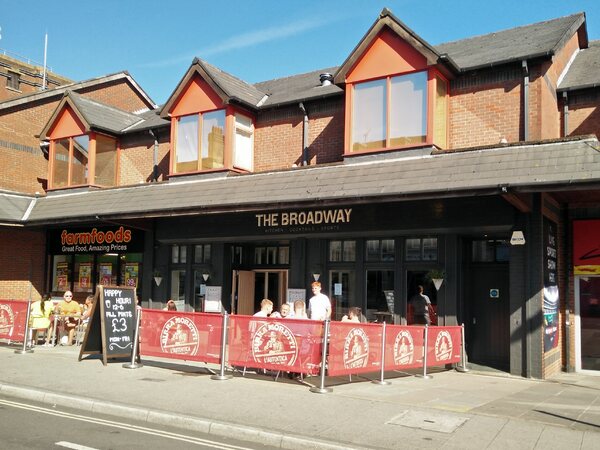 Broadway, Southampton